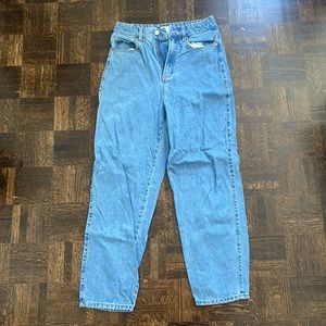 H&M high waist boyfriend denim.